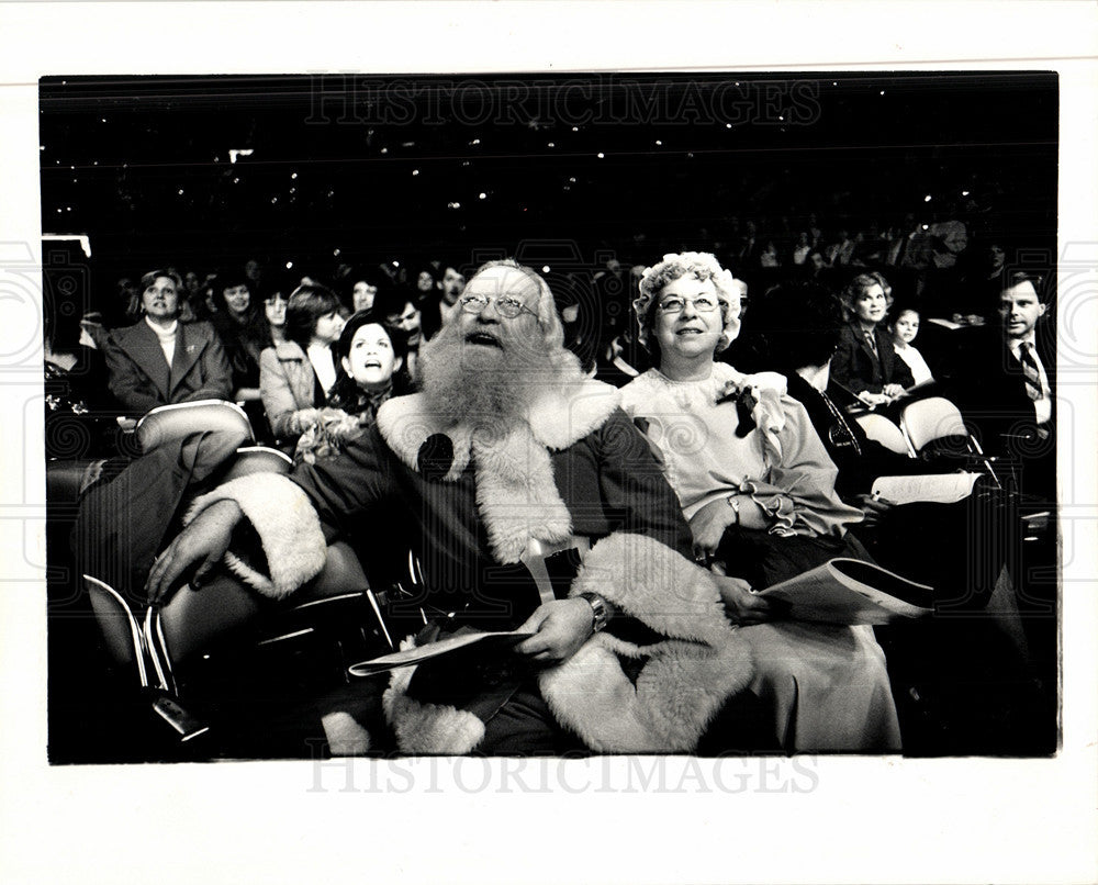 1986 Press Photo Santa Annual Detroit  Aglow Sing-Along - Historic Images