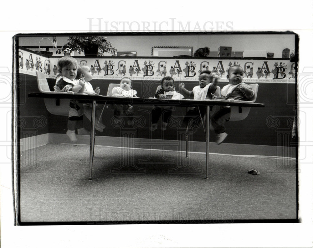 1992 Press Photo Sandwich generation aging parents - Historic Images