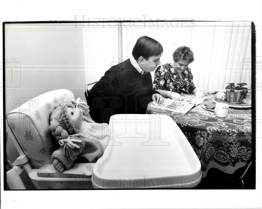 1992 Press Photo Sandwich Generation aging parents Care - Historic Images
