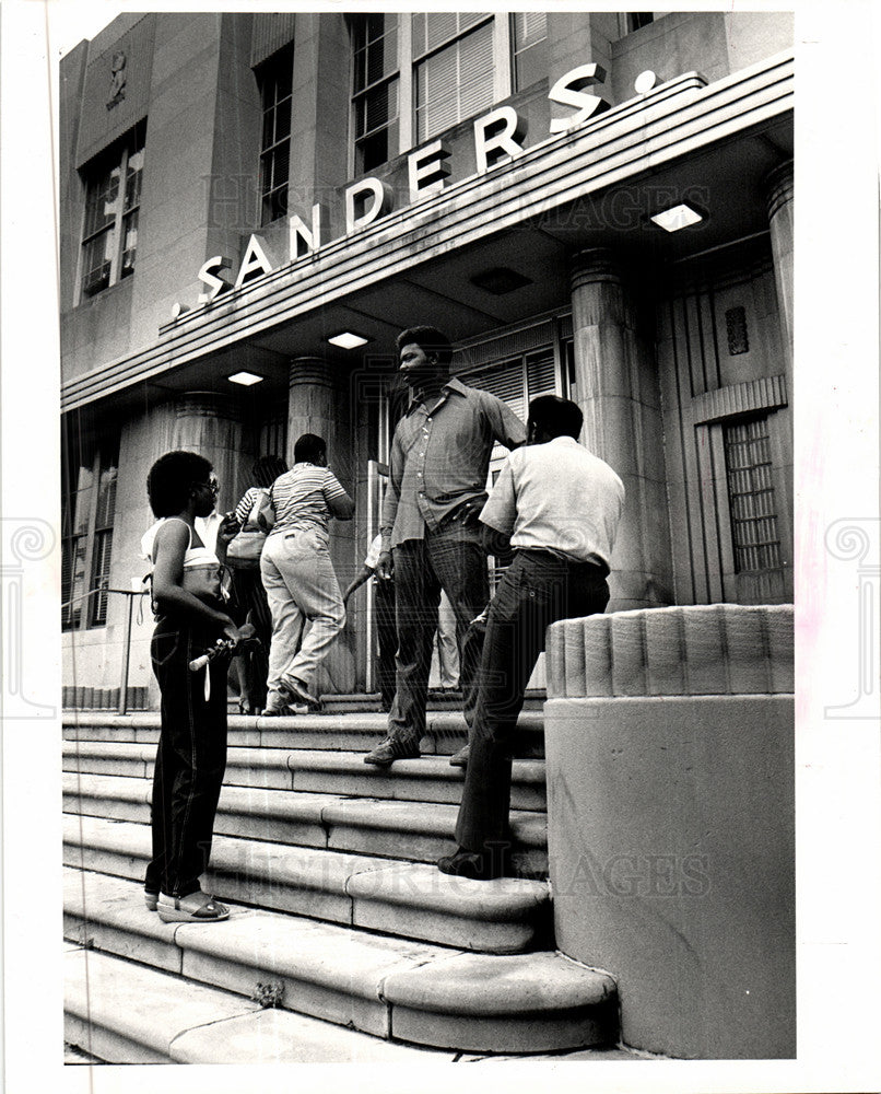 1983 Press Photo Sanders, Molnar - Historic Images