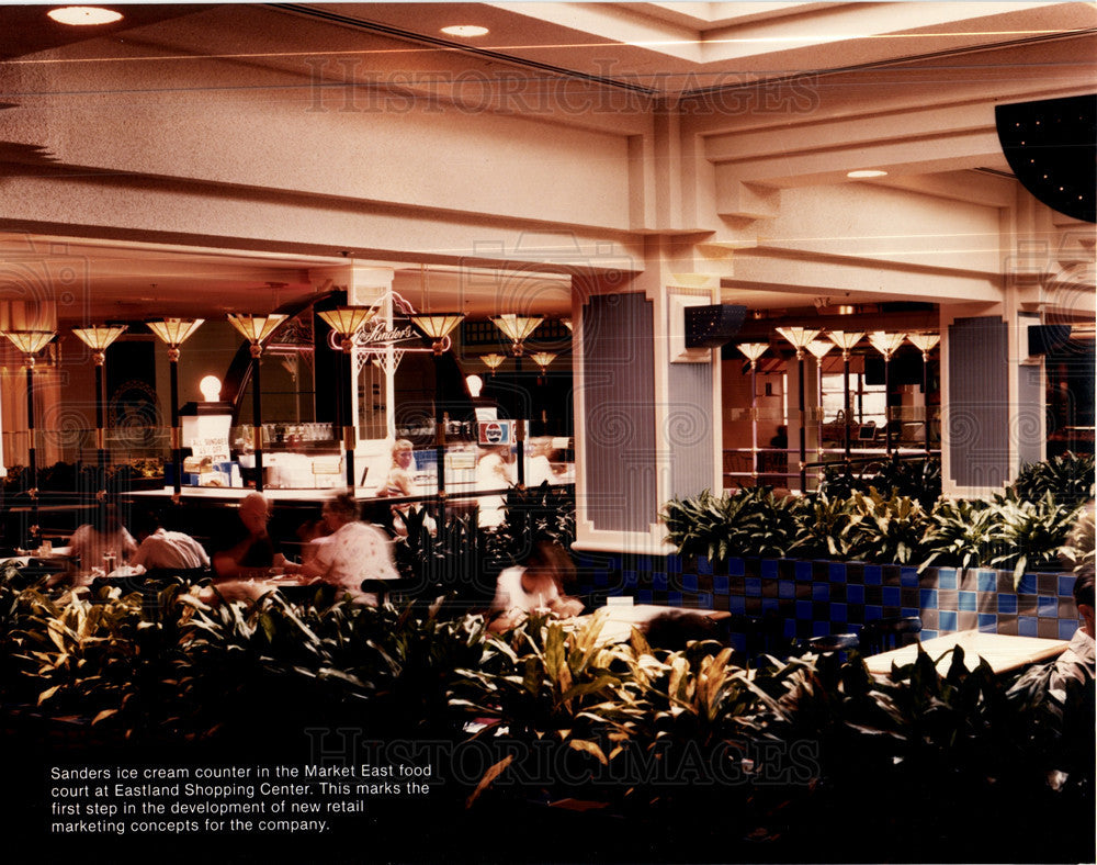 1990, sanders ice cream Historic Images