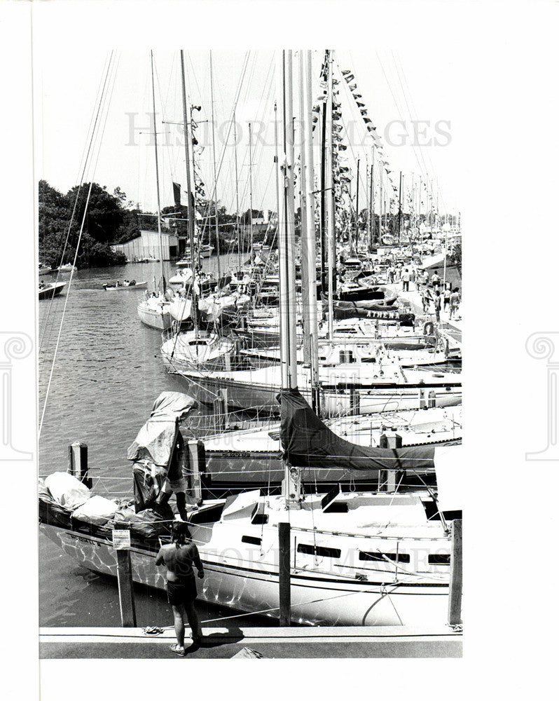 1986 Press Photo Riverstreet Marina Sail Port Huron - Historic Images