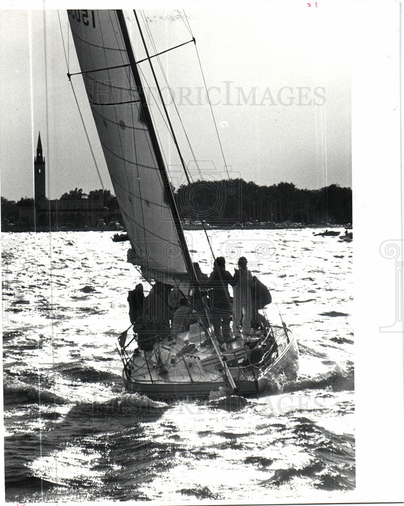 1982 Press Photo Sailboats and sailing Lake St. Claire - Historic Images