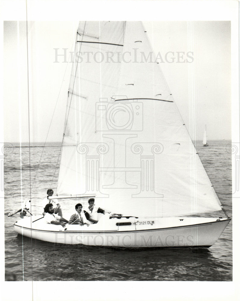 Press Photo Reel Boat, Sailing School - Historic Images