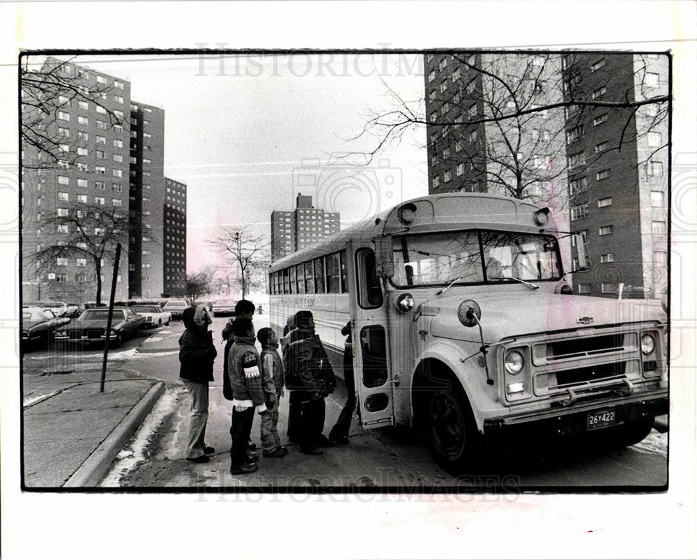 1980 Press Photo Sunday school bus Jeffries housing - Historic Images