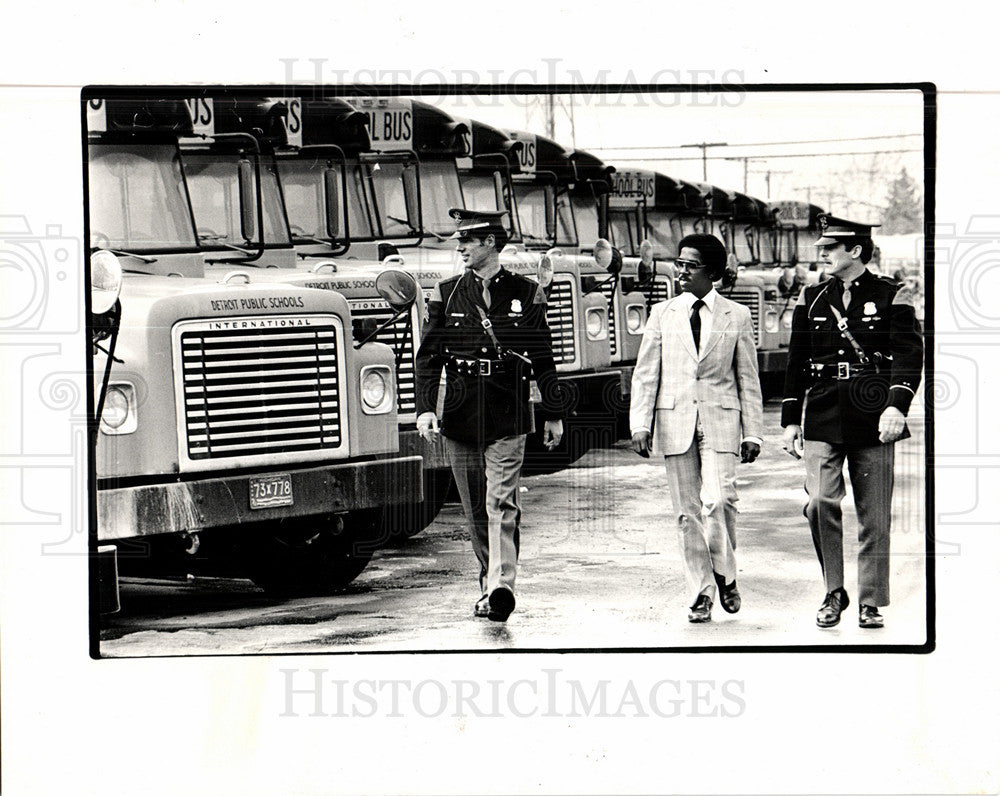 1984 Press Photo Don Swalwell Ronald Squires school bus - Historic Images