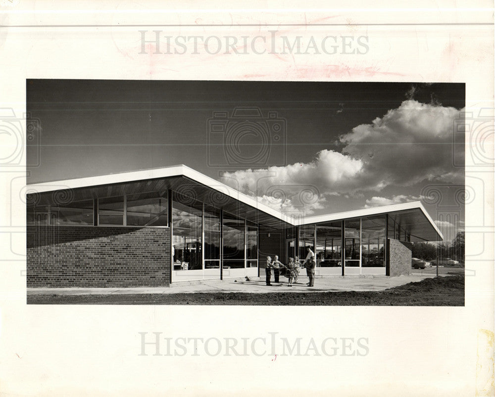 1957 Press Photo school building teachers students - Historic Images