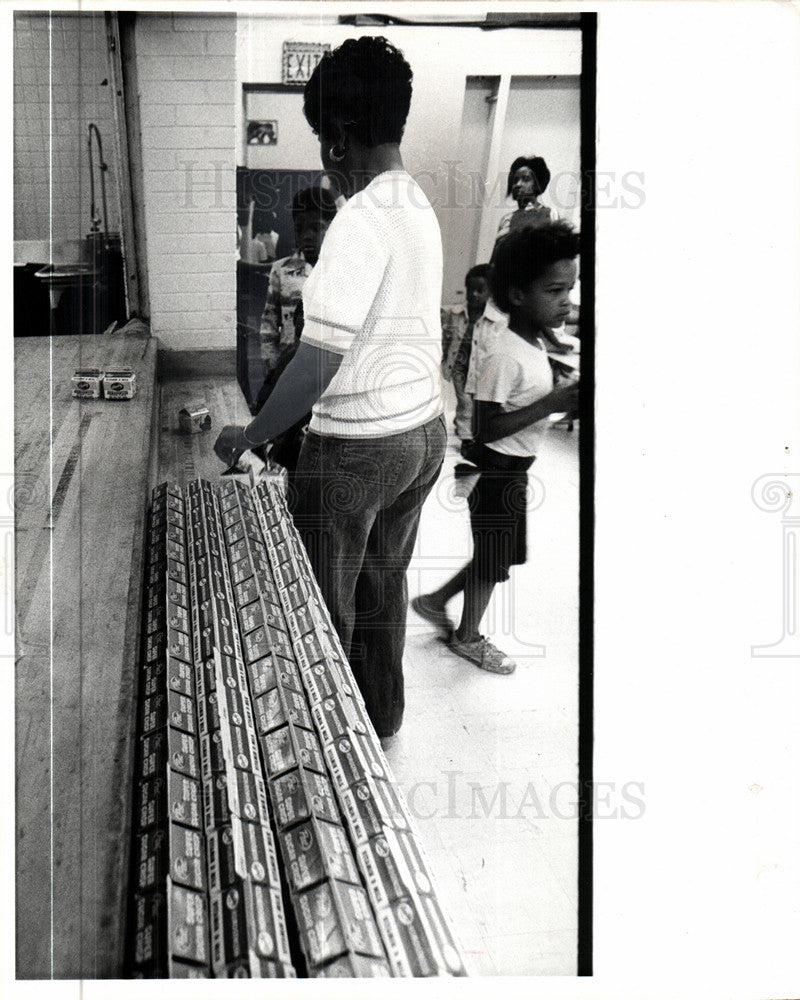 1976 Press Photo JessieBurnett breakfast  keatingschool - Historic Images