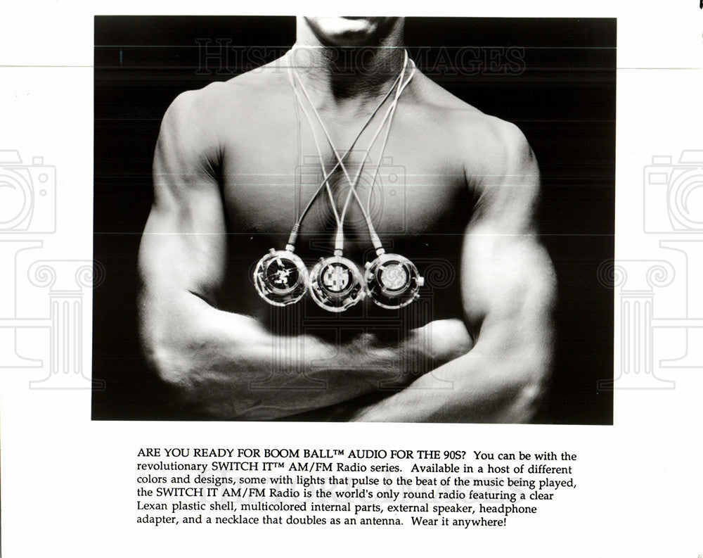 1990 Press Photo Boom Ball Necklace Radio - Historic Images