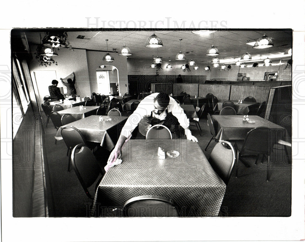 1990 Press Photo Funderburg Heart and Soul Cafeteria - Historic Images