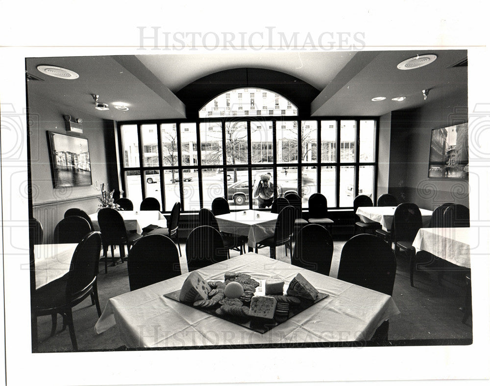 1987 Press Photo Vannelli Detroit closes downtown - Historic Images