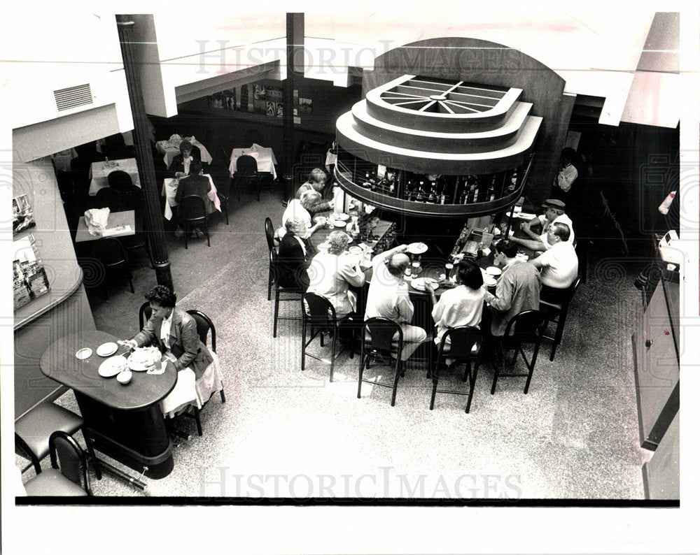 1987 Press Photo Vannelli Detroit restaurant Metropole - Historic Images