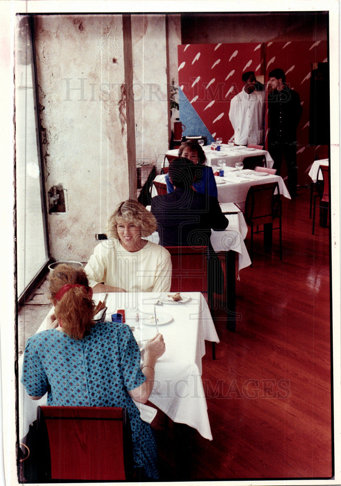 1990 Press Photo Tres Vite restaurant cafe Fox Theatre - Historic Images