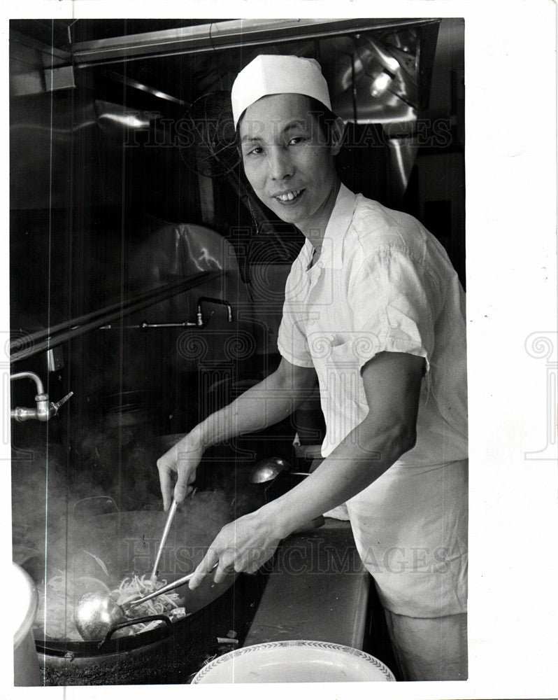 1976 Press Photo Wing Johnny Yue Chinese Farmington - Historic Images