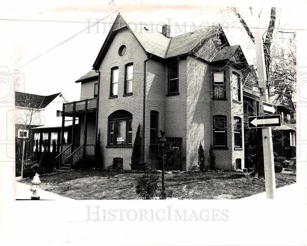 1987 Press Photo Bogies Windsor Restaurant Building - Historic Images