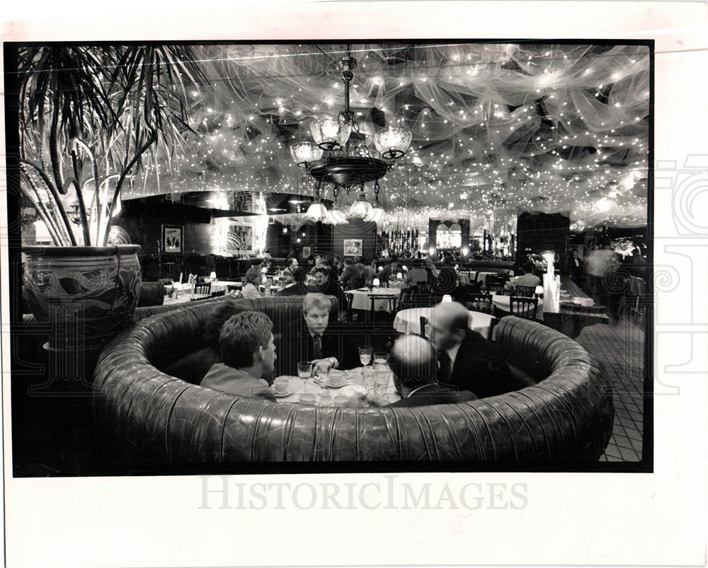 1988 Press Photo Excalibur restaurant American food - Historic Images