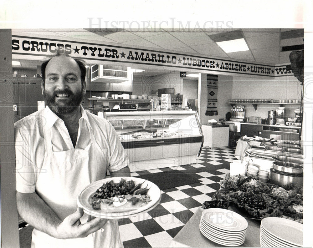 1990 Press Photo Cattle Annie&#39;s Smokehouse Tom Peters - Historic Images