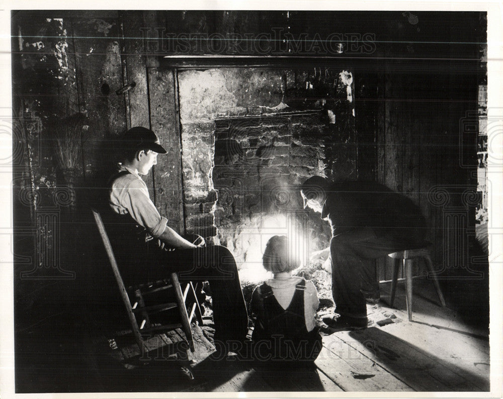 1939 Press Photo Kilgore Children House Fireplace - Historic Images