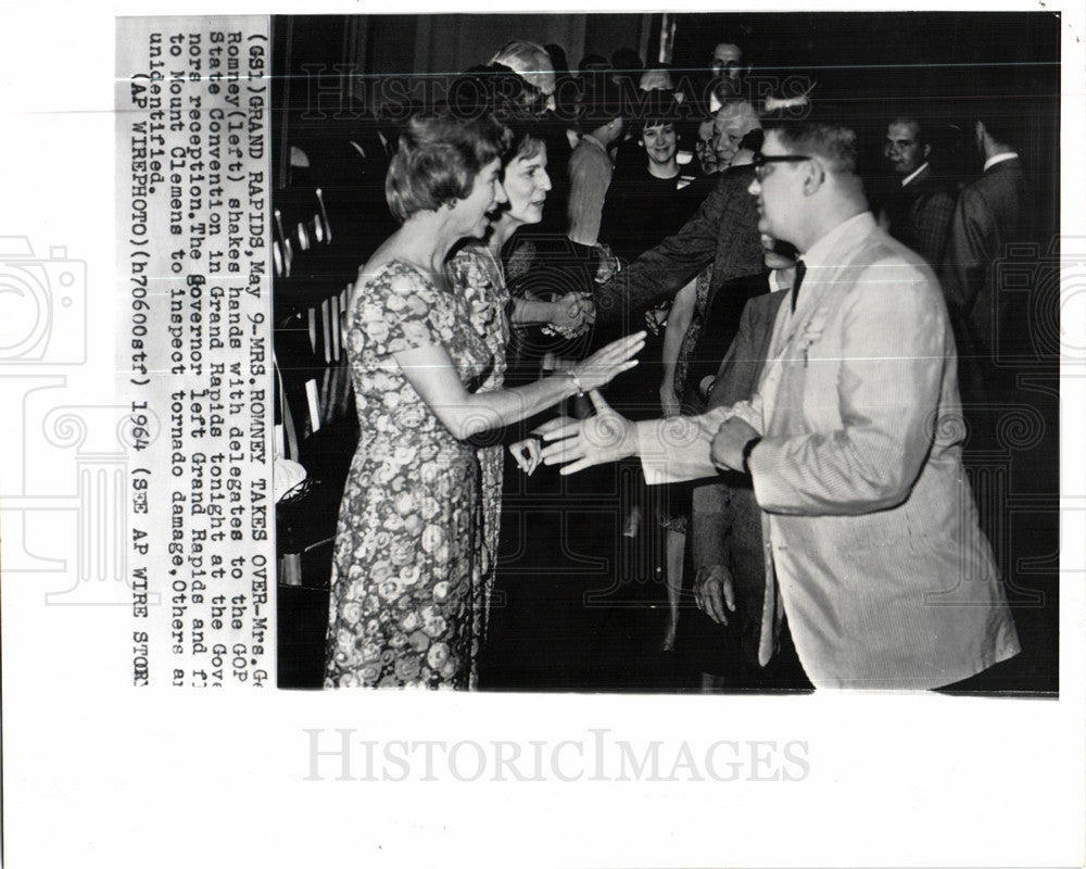 1964 Press Photo Romney Wife Greeting GOP Convention - Historic Images