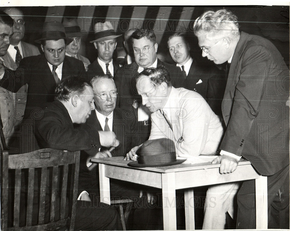 Press Photo Brucker Woodworth Barnard Judge - Historic Images