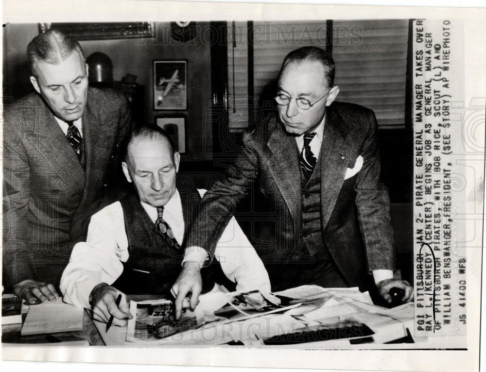 1946 Press Photo Roy L Kennedy genral manager - Historic Images