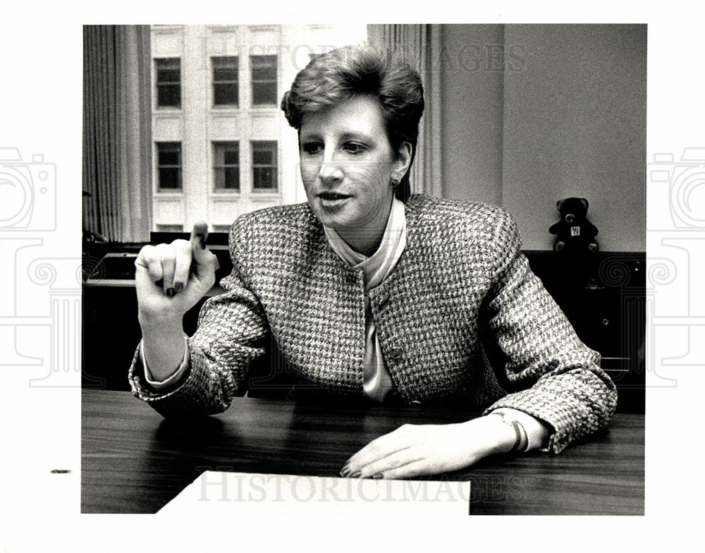 1987 Press Photo Mary Kennedy National Bank Detroit - Historic Images