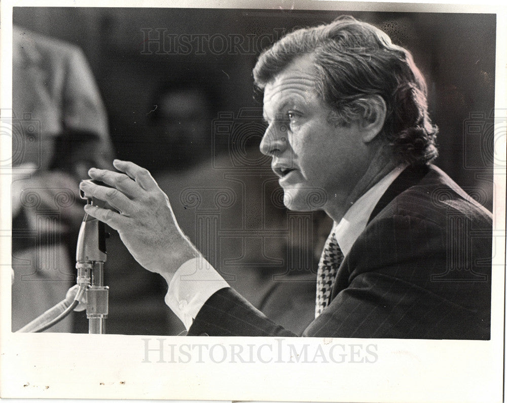 1977 Press Photo Edward Kennedy - Historic Images