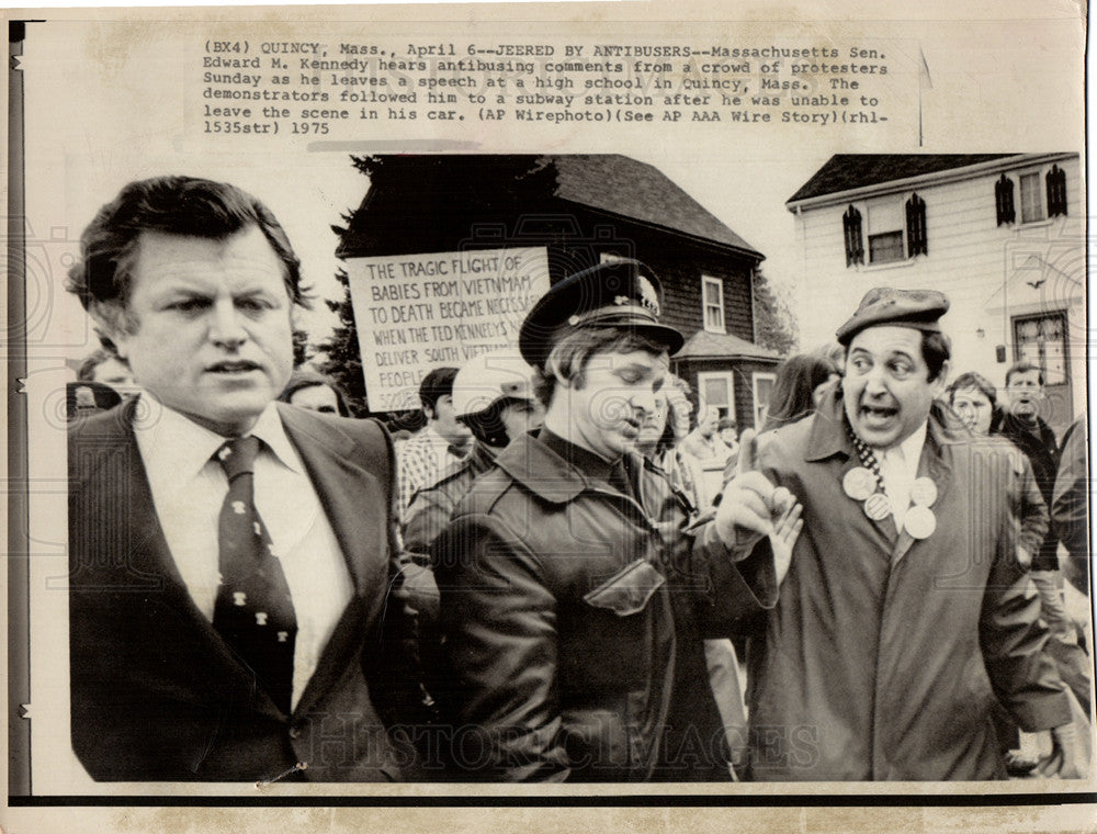 1975 Press Photo Edward Kennedy Senator DemocraticParty - Historic Images