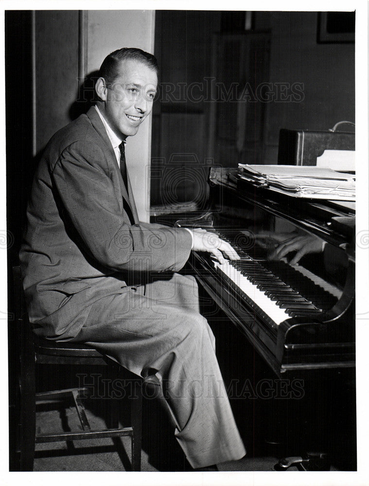 1957 Press Photo Piano Man Plays Home Model - Historic Images