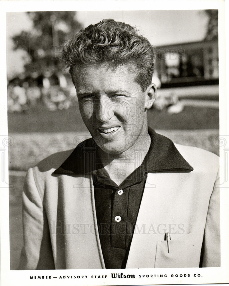 1957 Press Photo Les Kennedy, Wilson Sporting Goods Co. - Historic Images