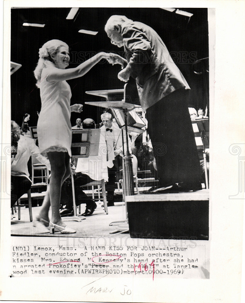 Press Photo Edward Kennedy Conductor - Historic Images