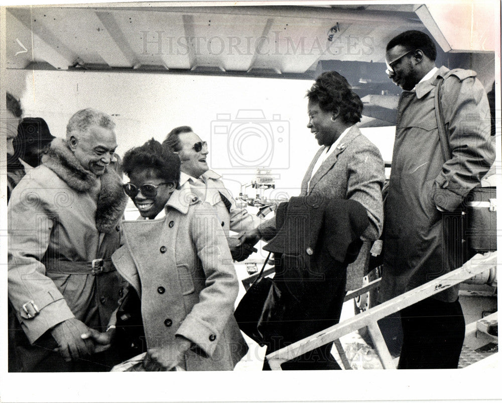 1981 Press Photo Mayor Coleman Young Kathrine Jones - Historic Images