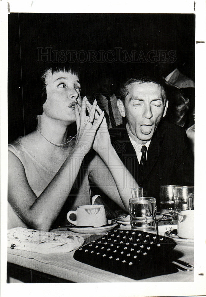 1951 Press Photo Actress Carolyn Jones - Historic Images