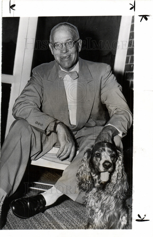 1951 Press Photo Biff Jones - Historic Images