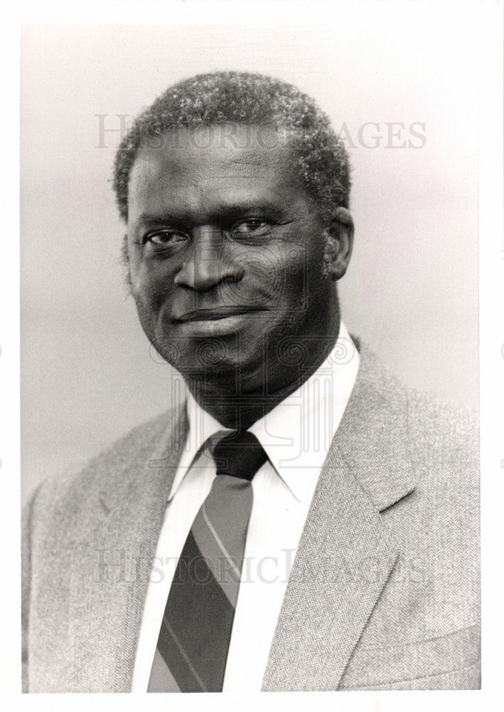 1995 Press Photo Dr. Cecil Jonas - Historic Images