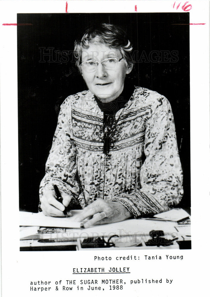 1988 Press Photo Elizabeth Jolley, author - Historic Images