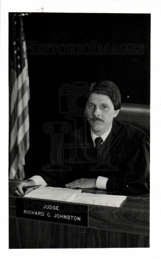 1985 Press Photo Richard Johnston Macomb Michigan Judge - Historic Images