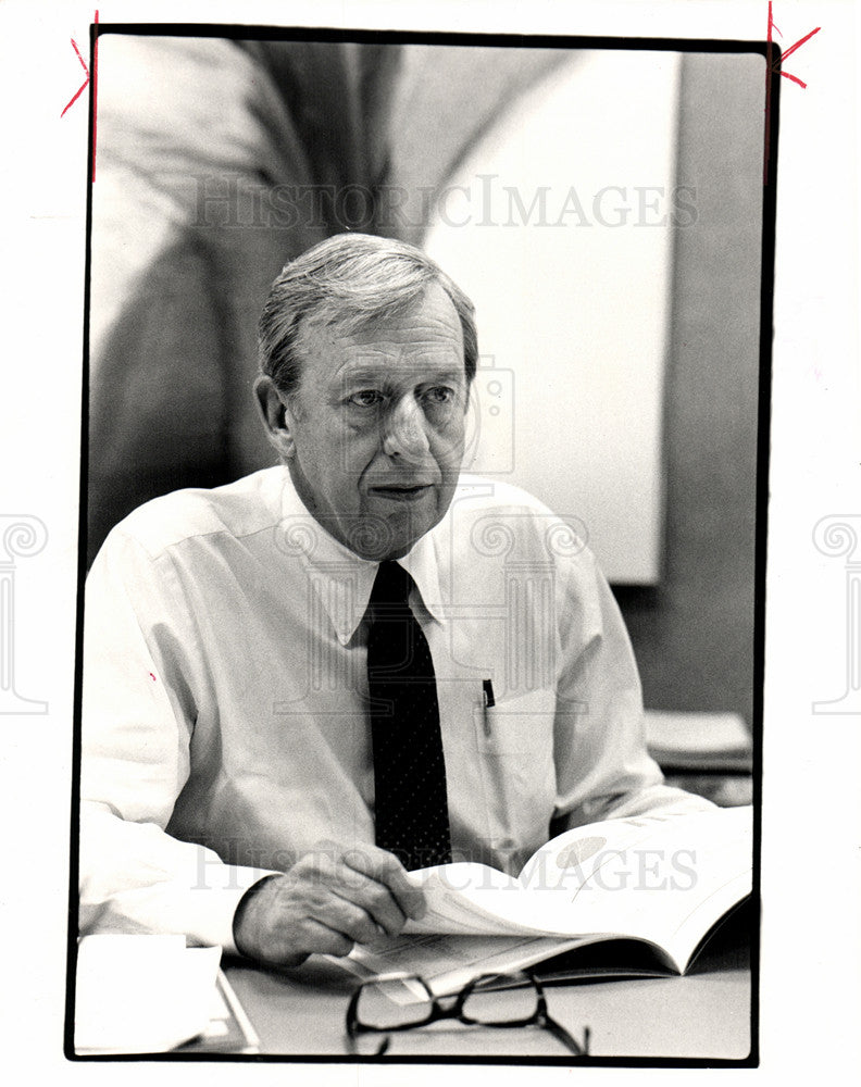 1984 Press Photo Wesley Johnson President - Historic Images