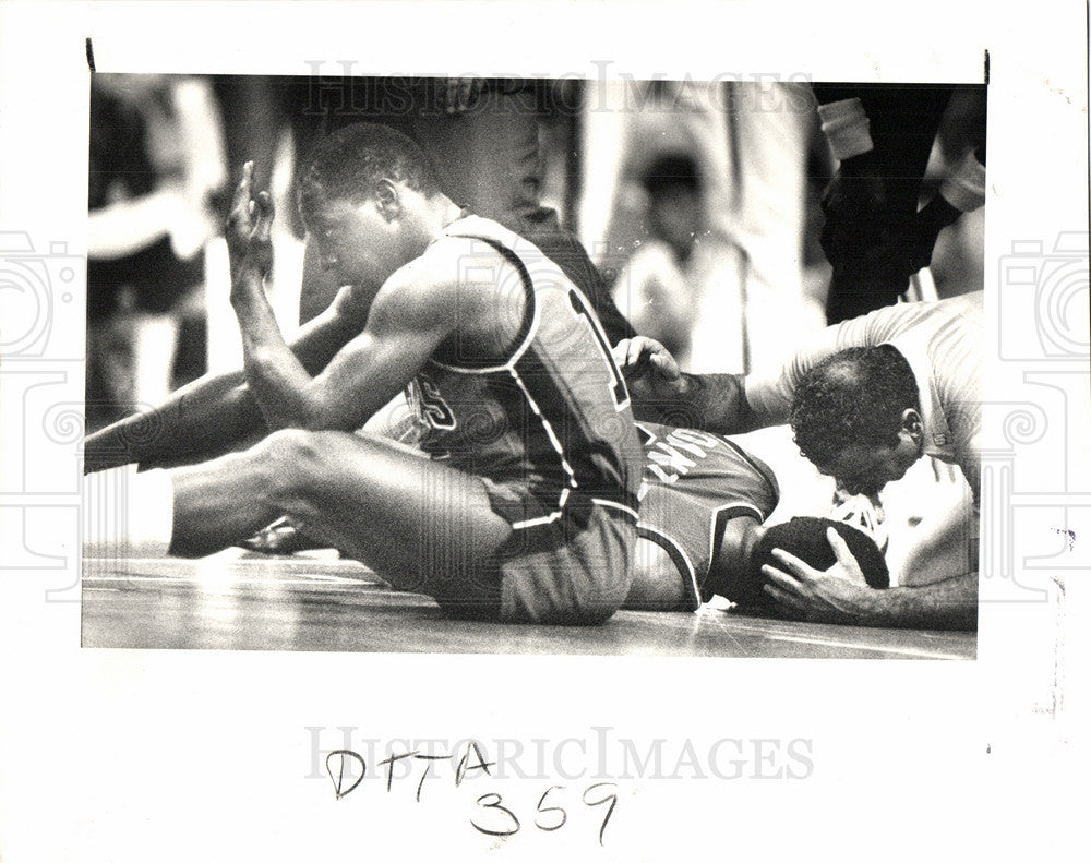 1991 Press Photo Vinnie Jhonson Basketball Player - Historic Images