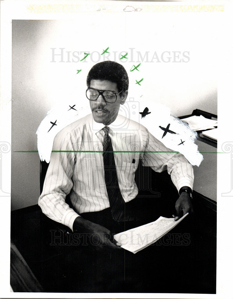 1989 Press Photo Rodney Johnson Northwest employee - Historic Images