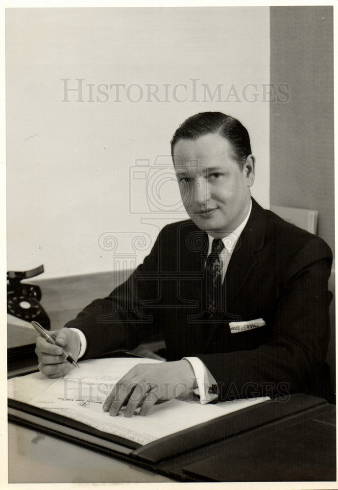 1959 Press Photo Detroit Lawyer Office Desk - Historic Images