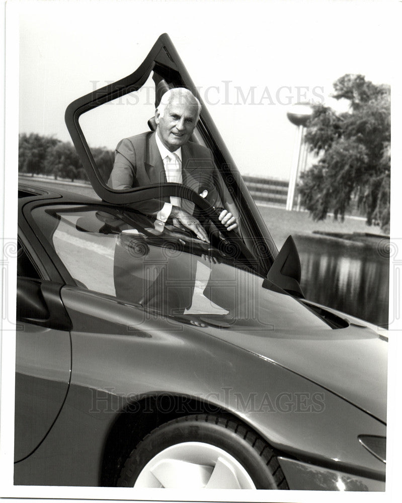 1992 Press Photo Charles Jordan Vice President  Design - Historic Images