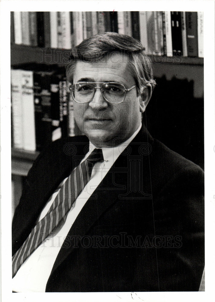 1984 Press Photo Walter Jones Senior Vice President WSU - Historic Images