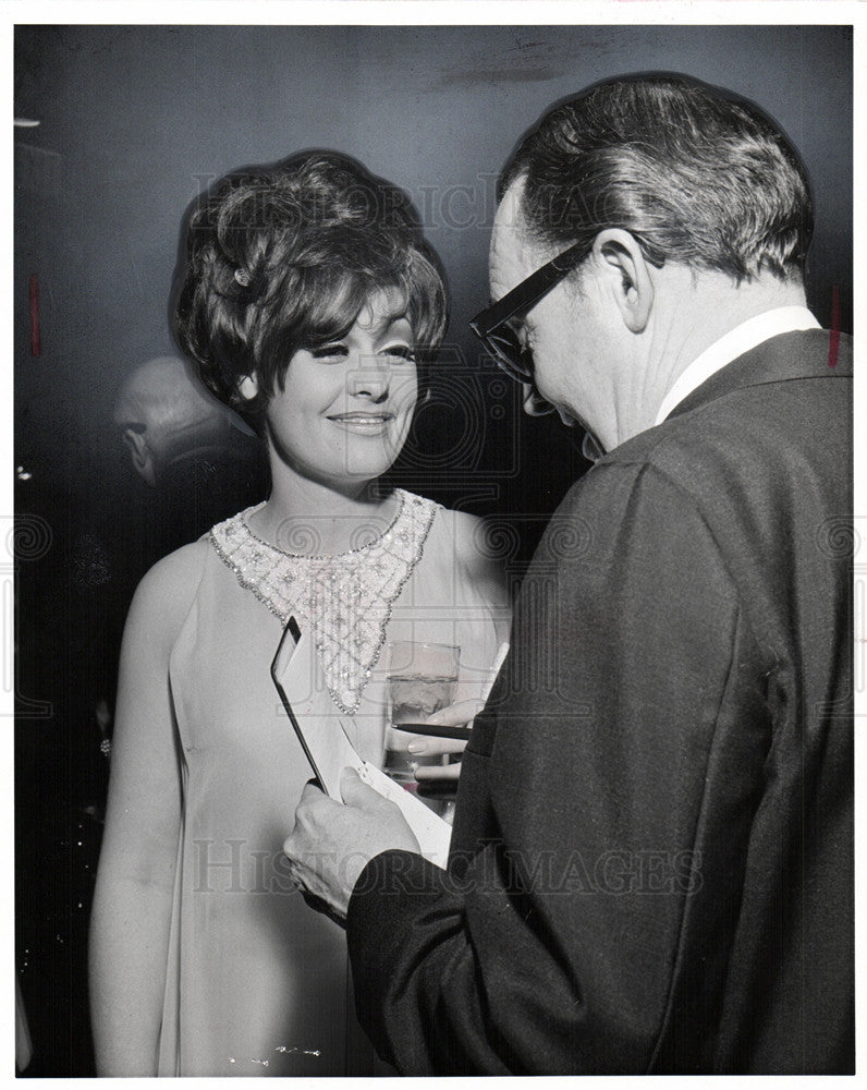 1967 Press Photo Mrs Tani Jones social entertainment - Historic Images