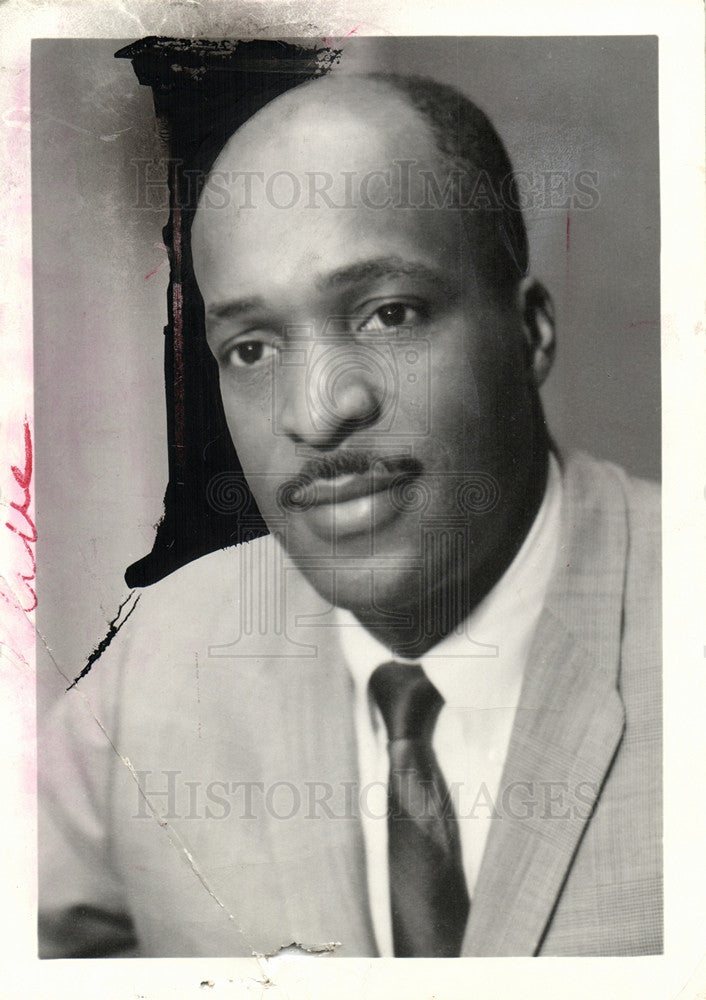 1975 Press Photo Nathaneil Jones NAACP General Counsel - Historic Images