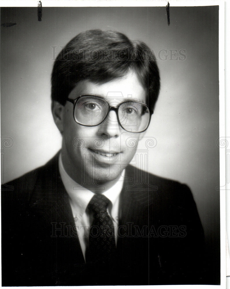 1988 Press Photo Jeffrey Jones Republic Bank Detroit - Historic Images