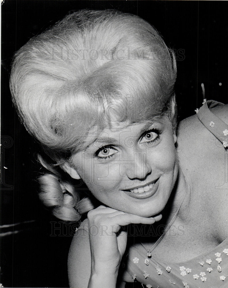 1965 Press Photo January Jones head-shot face - Historic Images