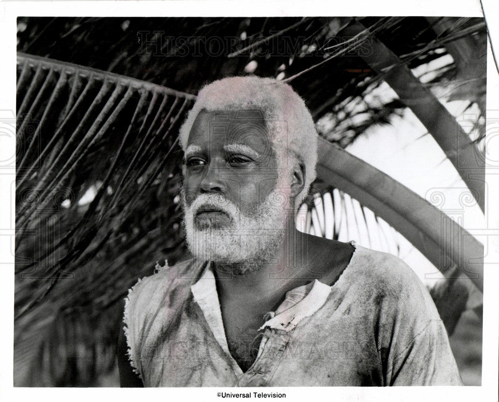 1974 Press Photo James Earl Jones The Cay - Historic Images
