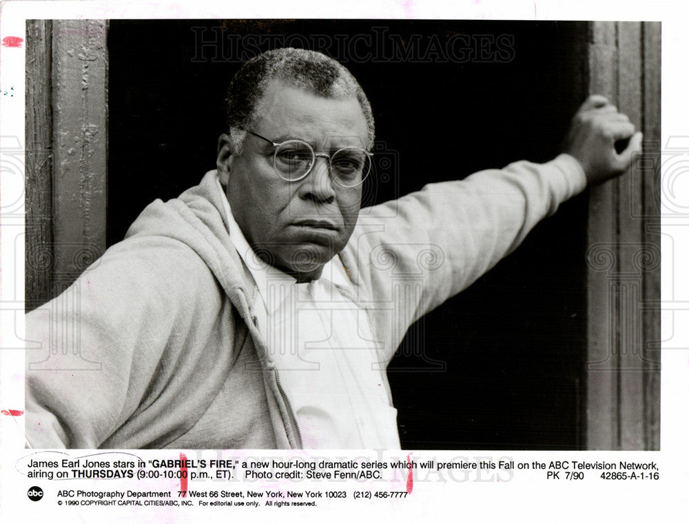 1990 Press Photo James Earl Jones actor  Darth Vader - Historic Images