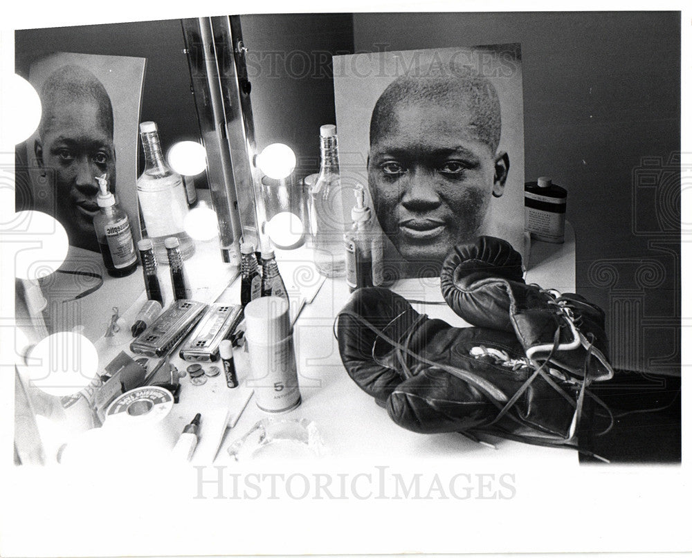 Press Photo Movie Set Make-Up Room - Historic Images